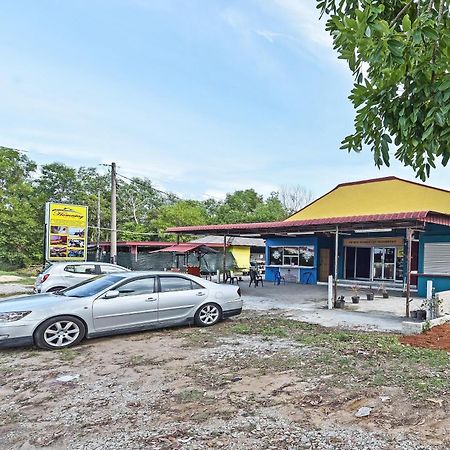 Oyo 90551 Zn Mix Homestay & Roomstay Kampung Raja Exterior foto