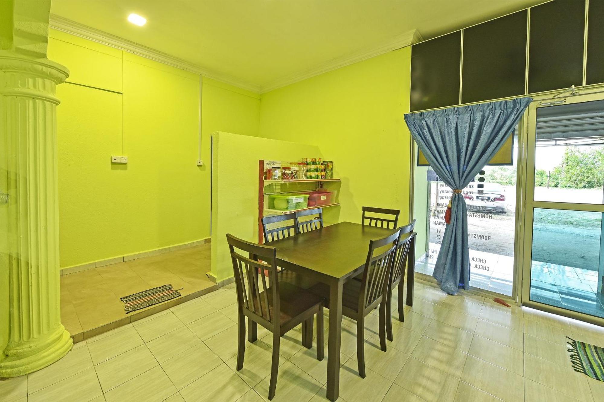 Oyo 90551 Zn Mix Homestay & Roomstay Kampung Raja Exterior foto