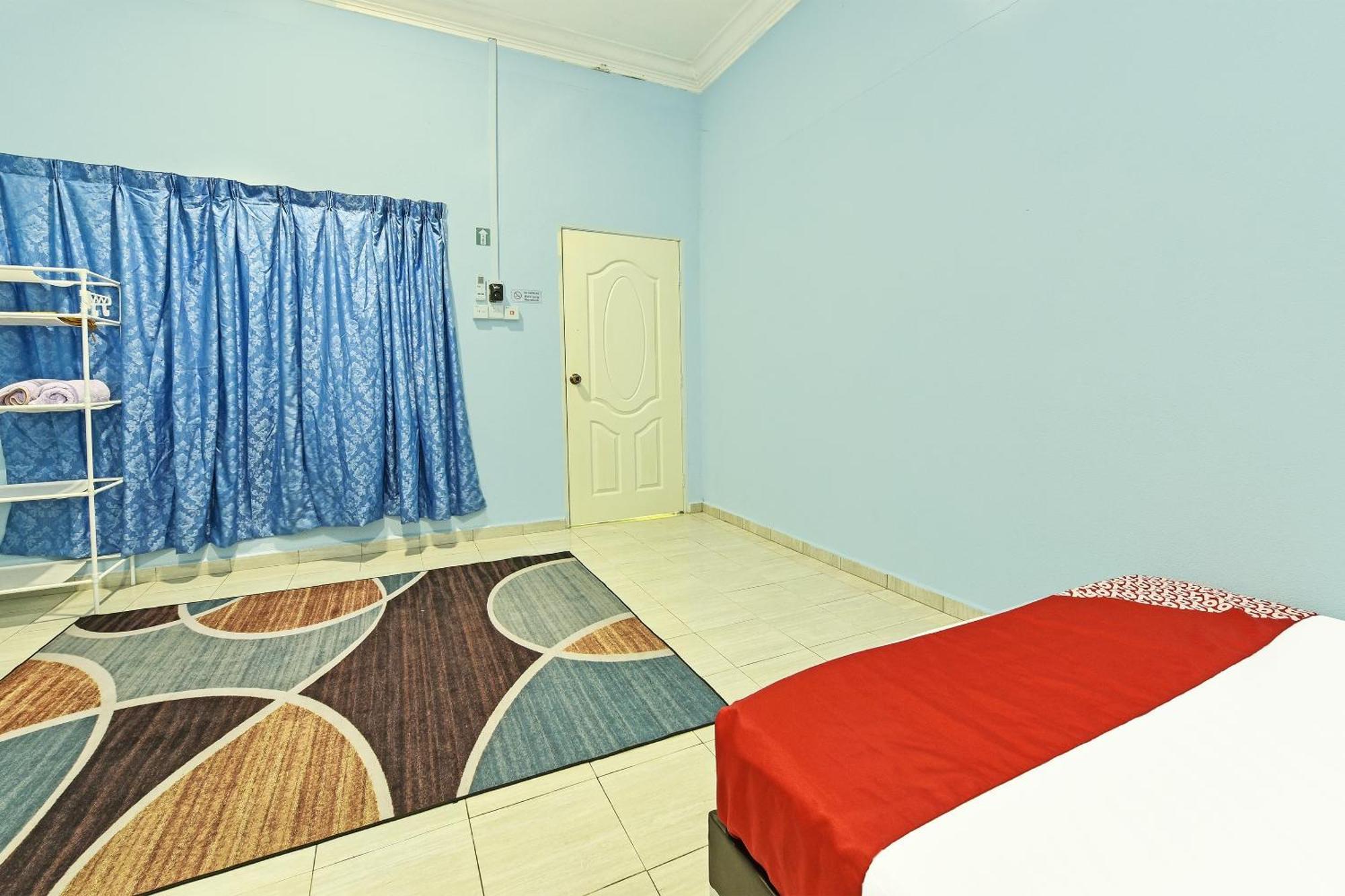 Oyo 90551 Zn Mix Homestay & Roomstay Kampung Raja Exterior foto